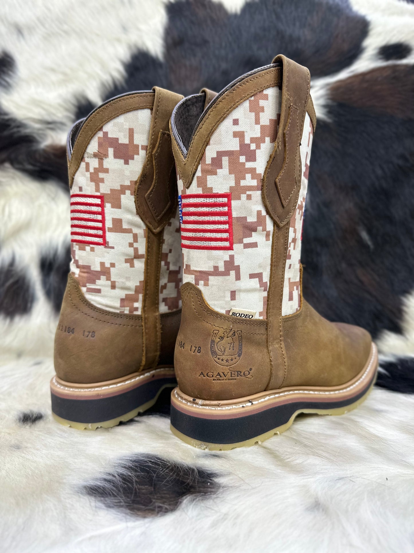 Herencia Camo Boots